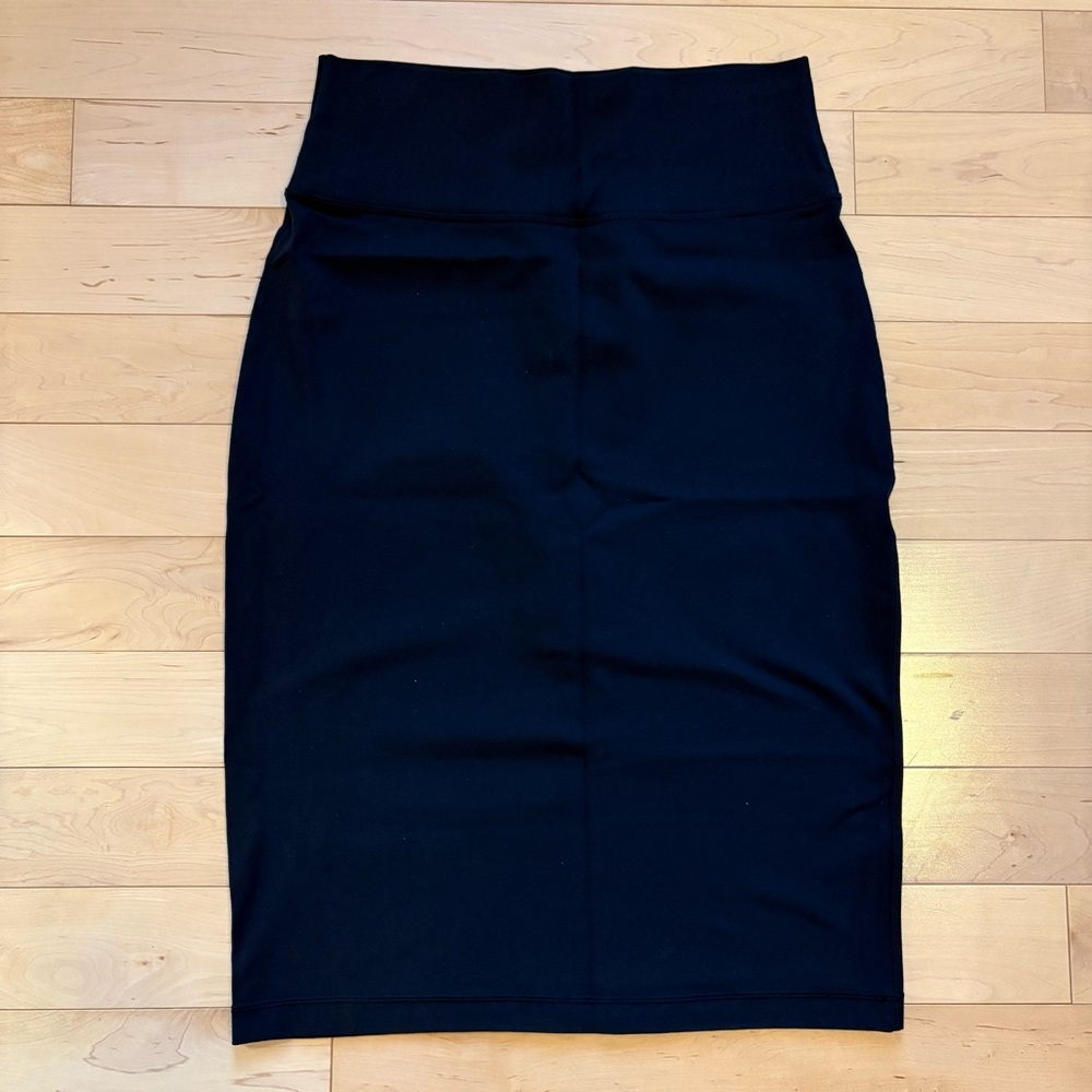 Lululemon pull-on pencil skirt